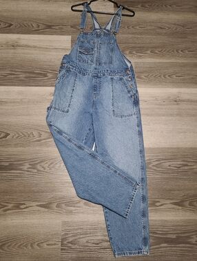 Celebrity Pink Medium Wash Denim Overalls Size Large